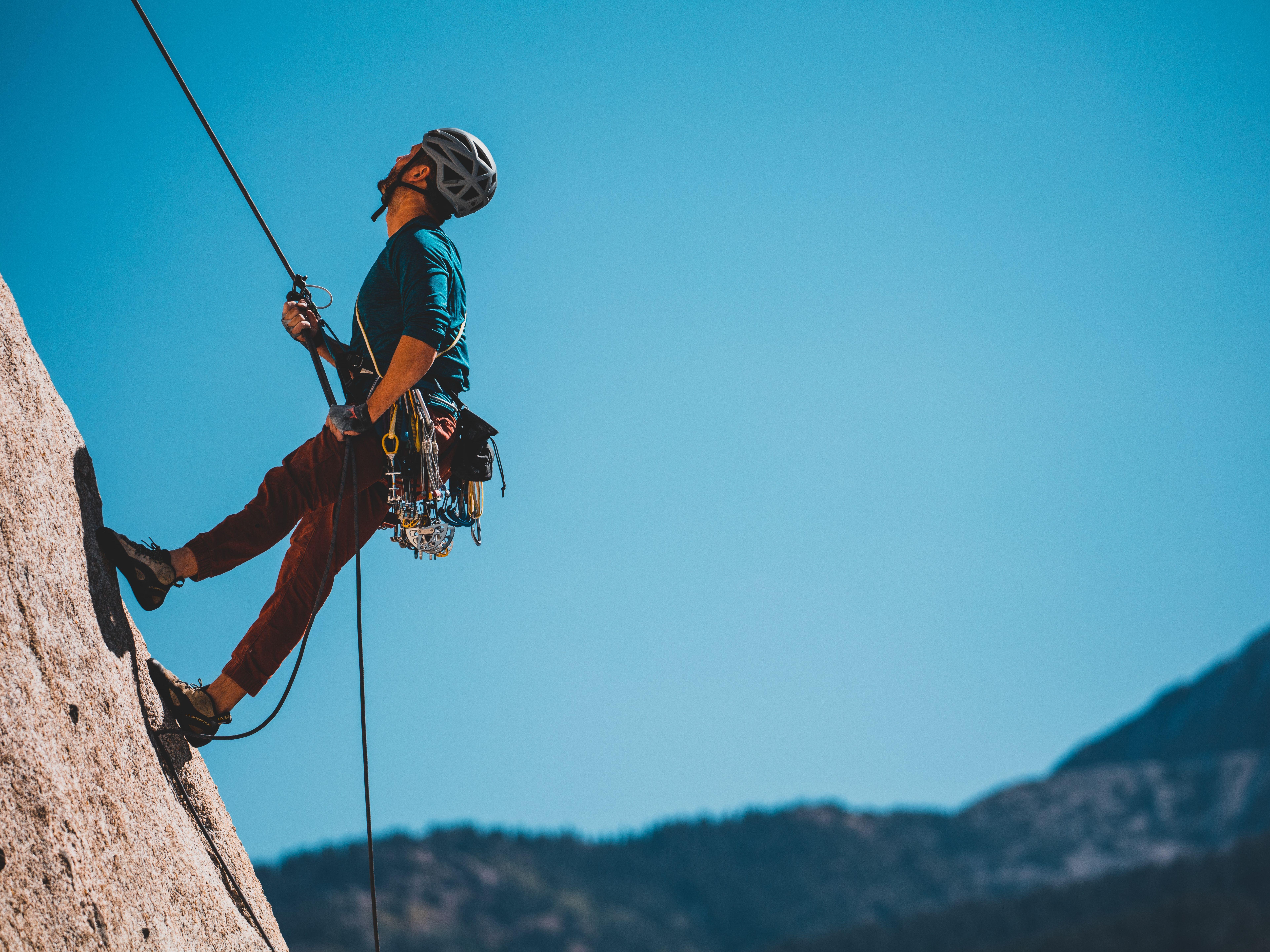 今日加密货币市场动态：比特币支撑位测试，波动性激增，投资者恐慌情绪蔓延
